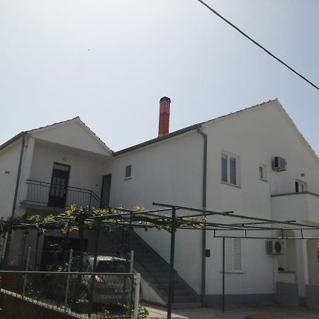 Apartmani Lukacic ビオグラード・ナ・モル エクステリア 写真