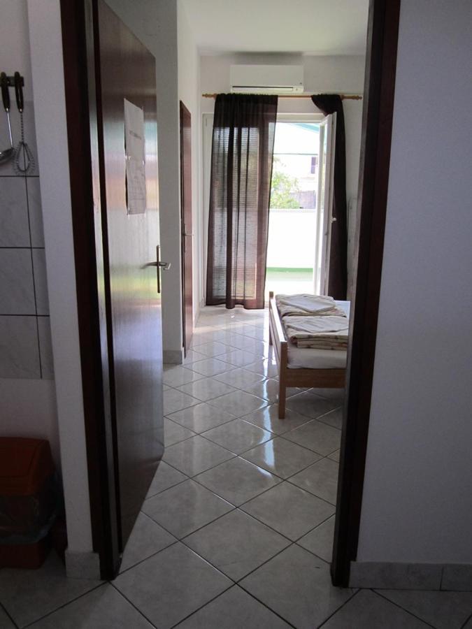 Apartmani Lukacic ビオグラード・ナ・モル エクステリア 写真