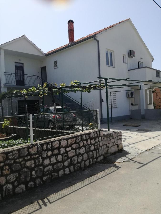 Apartmani Lukacic ビオグラード・ナ・モル エクステリア 写真