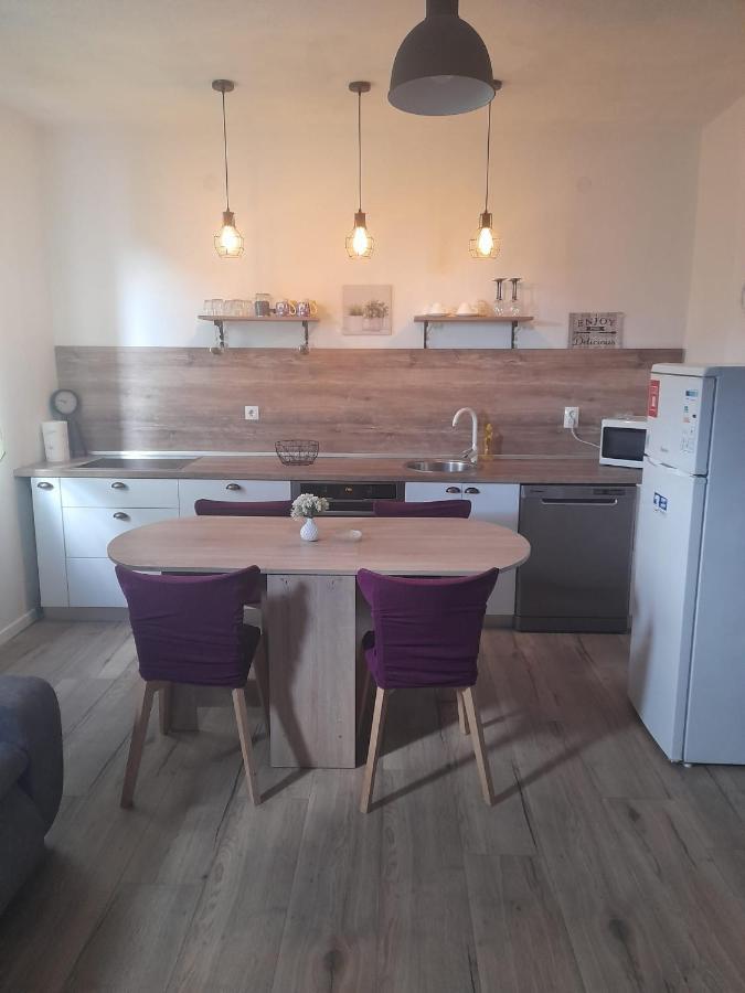 Apartmani Lukacic ビオグラード・ナ・モル 部屋 写真